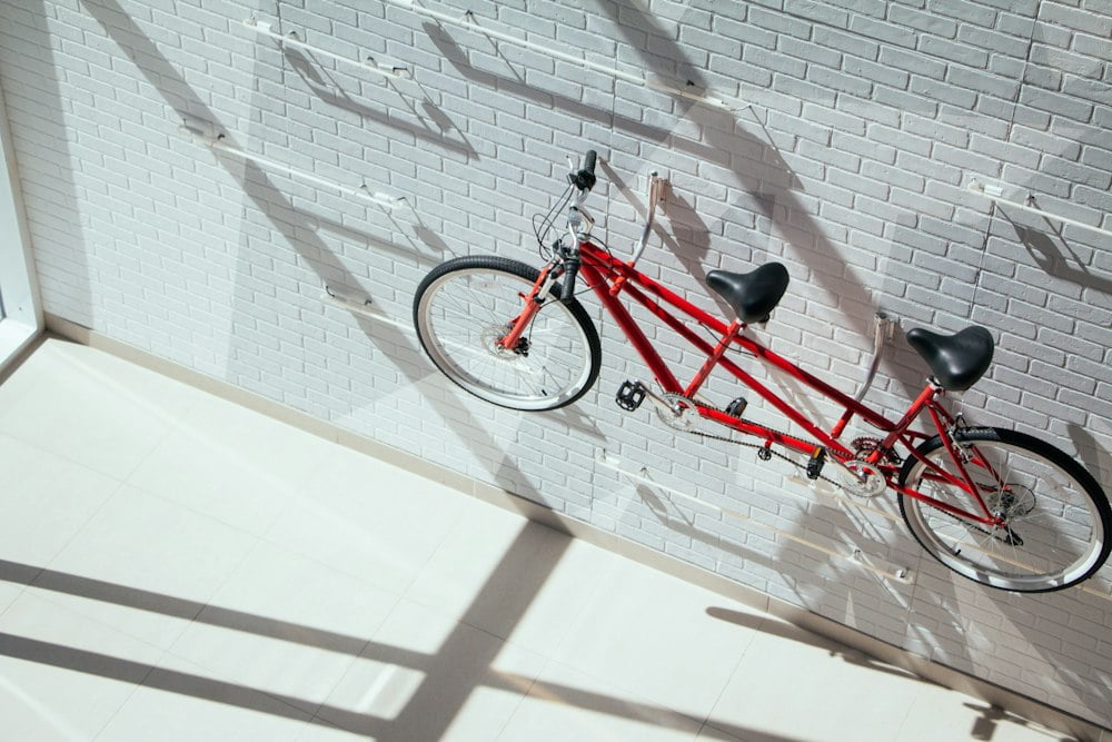 Vélo tandem rouge